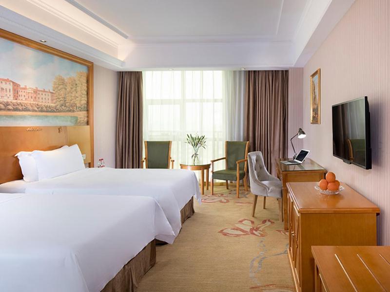Dongfang Vienna Hotel Hainan Oriental Avenue מראה חיצוני תמונה